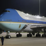 هواپیمای مخصوص رییس جمهور ایالات متحده چه مدت می‌تواند در آسمان بماند؟