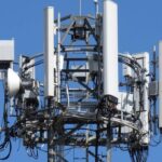 تشعشعات دکلهای تلفن همراه در ایران استاندارد است؟! تشعشعات دکلهای تلفن همراه در ایران استاندارد است؟!