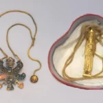 معامله آثار زرین هخامنشی بین قاچاقچیان در دبی معامله آثار زرین هخامنشی بین قاچاقچیان در دبی