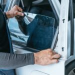 چرا شیشه خودرو بالا نمی‌رود؟ راهکار‌ها