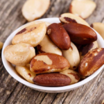 ۶ فایده مصرف آجیل برزیلی در زمستان ۶ فایده مصرف آجیل برزیلی در زمستان