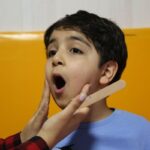 راهکارهای مواجهه با لکنت زبان کودک راهکارهای مواجهه با لکنت زبان کودک