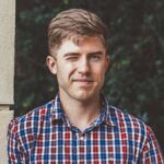 تیک عصبی چیست، چرا به وجود میآید و چگونه برطرف میشود؟ تیک عصبی چیست، چرا به وجود میآید و چگونه برطرف میشود؟