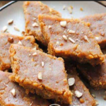 طرز تهیه شیرینی حلوایی با شیره انگور مخصوص سفره افطار