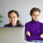 ۷ عادت آدم‌هایی که نمی‌توانند موفقیت دیگران را ببینند