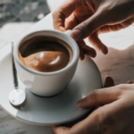 این افراد زیاد قهوه مصرف نکنند