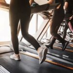 پیاده‌روی در پارک یا روی تردمیل، کدامیک بهتر است؟