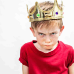 ۸ علامتی که نشان می‌دهد فرزندتان را لوس بار می‌آورید