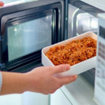 هرگز این ظروف را در مایکروفر قرار ندهید هرگز این ظروف را در مایکروفر قرار ندهید