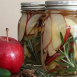 طرز تهیه ۷ مدل ترشی سیب با ادویههای مخصوص طرز تهیه ۷ مدل ترشی سیب با ادویههای مخصوص