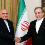 دیدار سفیر جدید جمهوری اسلامی ایران در کره شمالی با عراقچی دیدار سفیر جدید جمهوری اسلامی ایران در کره شمالی با عراقچی