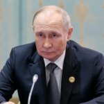 پوتین به رئیس جمهور لبنان: دخالت در امور داخلی لبنان، غیرقابل قبول است پوتین به رئیس جمهور لبنان: دخالت در امور داخلی لبنان، غیرقابل قبول است