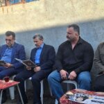 ژستهای خاص احمدینژاد در مراسم ختم خواهر مشایی ژستهای خاص احمدینژاد در مراسم ختم خواهر مشایی