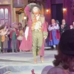 علیرضا قربانی کنار بازیگران الیورتوئیست علیرضا قربانی کنار بازیگران الیورتوئیست