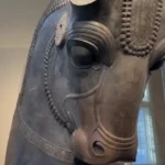 سردیس بزرگ «سر گاو» تخت جمشید در شیکاگو سردیس بزرگ «سر گاو» تخت جمشید در شیکاگو