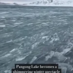 یخ‌زدگی رویایی دریاچه پنگونگ؛ آینه‌ای در برابر هیمالیا