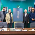 از پوستر «چهل و یکمین جشنواره بینالمللی موسیقی فجر» رونمایی شد از پوستر «چهل و یکمین جشنواره بینالمللی موسیقی فجر» رونمایی شد