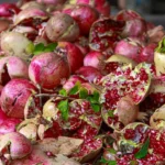 تصاویر؛ برداشت انار از باغهای کوهستانی پاوه تصاویر؛ برداشت انار از باغهای کوهستانی پاوه