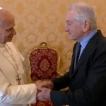 هدیه ویژه پاپ به دنیرو در کاخش هدیه ویژه پاپ به دنیرو در کاخش