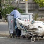 «دفاع از زبالهگردی» جنجالساز شد/ میخواهید فقر و نداری را طبیعی جلوه دهید «دفاع از زبالهگردی» جنجالساز شد/ میخواهید فقر و نداری را طبیعی جلوه دهید