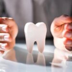 چرا مردان بیش از زنان گرفتار پوسیدگی دندان میشوند؟ چرا مردان بیش از زنان گرفتار پوسیدگی دندان میشوند؟