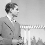 «محمدرضا پهلوی» سوار بر جگوار ای تایپ در انگلیس؛ سال 1341 «محمدرضا پهلوی» سوار بر جگوار ای تایپ در انگلیس؛ سال 1341