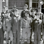 تصویری از نادر جهانبانی در کنار خلبانان اسکای بلازرس آمریکا تصویری از نادر جهانبانی در کنار خلبانان اسکای بلازرس آمریکا