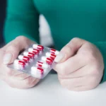 خطرات پنهان داروهای مهارکننده اسید معده و آزمایش‌هایی که باید انجام دهید