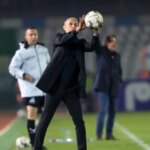 پیرمردهای یحیی بلای جانش شدند! پیرمردهای یحیی بلای جانش شدند!