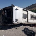 واژگونی اتوبوس در بزرگراه تهران-کرج/ ۴ نفر مصدوم شدند