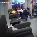 لحظه انفجار اجاق گاز در یک رستوران لحظه انفجار اجاق گاز در یک رستوران