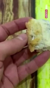 کشف شوکه‌کننده تیغ ریش‌تراشی داخل نان هنگام صرف صبحانه