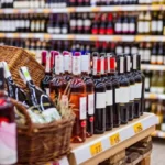 شکسته شدن تدریجی تابوی ۷۰ ساله؛ فروش الکل به غیرمسلمانان در قلب ریاض