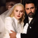 استایل کریسمسی «آرام جعفری» با تم نقرهای استایل کریسمسی «آرام جعفری» با تم نقرهای