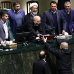 دیدید پزشکیان با اینکه شعار حذف بودجه دستگاه‌های بی‌خاصیت را داد، آن‌ها را کم نکرد؟