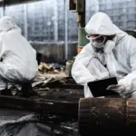 جذابیت مرگبار پودر درخشان / درخشش پودر آبی چطور یک شهر را به کابوسی هستهای فرو برد؟ جذابیت مرگبار پودر درخشان / درخشش پودر آبی چطور یک شهر را به کابوسی هستهای فرو برد؟