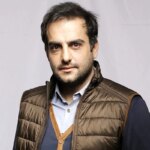 حامد کمیلی با استایل پاییزی و دل‌نوشته مرموز