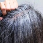 6 روش علمی برای به تاخیر انداختن سفیدی موها 6 روش علمی برای به تاخیر انداختن سفیدی موها