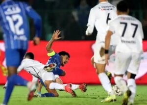 علیرضا فغانی پنالتی استقلال را رد کرد! علیرضا فغانی پنالتی استقلال را رد کرد!