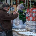 قیمت عجیبتخم مرغ؛ چرا تخممرغ گران شد؟ قیمت عجیبتخم مرغ؛ چرا تخممرغ گران شد؟