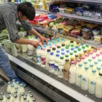 اصلاح قیمت شیر خام و ۴ محصول لبنی اصلاح قیمت شیر خام و ۴ محصول لبنی