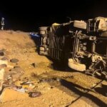 (عکس) واژگونی اتوبوس اصفهان- تهران با ۱۰ کشته (عکس) واژگونی اتوبوس اصفهان- تهران با ۱۰ کشته