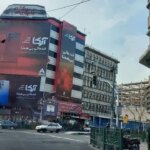 تجمع اعتراضی جمعی از کسبه پاساژ علاءالدین برای بی‌ثباتی قیمت ارز