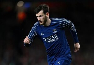 پاریسنژرمن میهمانش را گلباران کرد پاریسنژرمن میهمانش را گلباران کرد