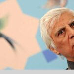 «بهرام بیضایی» آنسوی پردههای نقرهای و فراتر از واژگان صحنه، نگاهبان بیدار حافظه جمعی ما بود «بهرام بیضایی» آنسوی پردههای نقرهای و فراتر از واژگان صحنه، نگاهبان بیدار حافظه جمعی ما بود