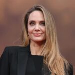 آنجلینا جولی برای اولینبار جای زخمهای جراحی ماستکتومیاش را علنی کرد آنجلینا جولی برای اولینبار جای زخمهای جراحی ماستکتومیاش را علنی کرد