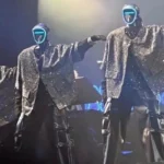 اجرای ربات‌های انسان‌نما در کنسرت خواننده مشهور چینی وایرال شد + ویدئو