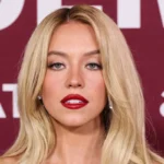 اعترافات داغ سیدنی سوئینی؛ از «نماد جذابیت هالیوود» تا دروغسنج برای جراحی زیبایی اعترافات داغ سیدنی سوئینی؛ از «نماد جذابیت هالیوود» تا دروغسنج برای جراحی زیبایی