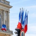 دولت فرانسه از سقوط نجات یافت