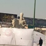 مجسمه «شکست والرین» بالاخره در اتوبان لشگری «ورودی فرودگاه مهرآباد» جایابی شد